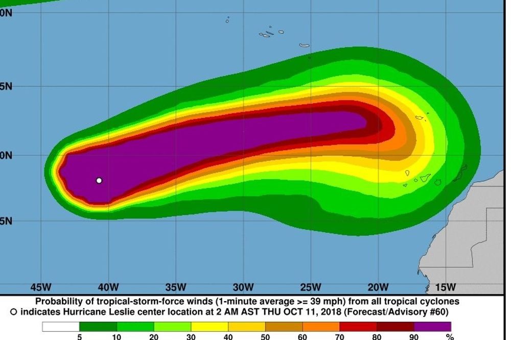 La Agencia Estatal de Meteorología (Aemet) ha emitido este jueves un aviso especial sobre la evolución de la tormenta tropical 'Leslie' --ahora con categoría de huracán-- que señala una aproximación al noroeste de Canarias.