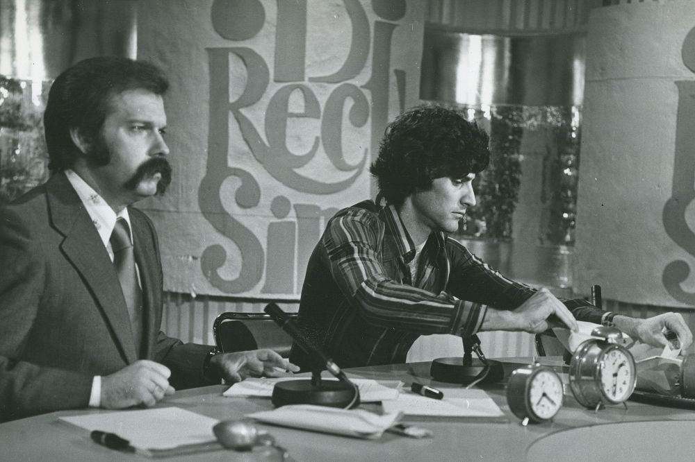 José María Íñigo con Uri Geler en el programa más famoso de "Directísimo".