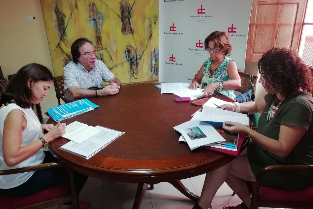 El Diputado del Común y Unicef crean la primera mesa de trabajo sobre la infancia en Canarias.