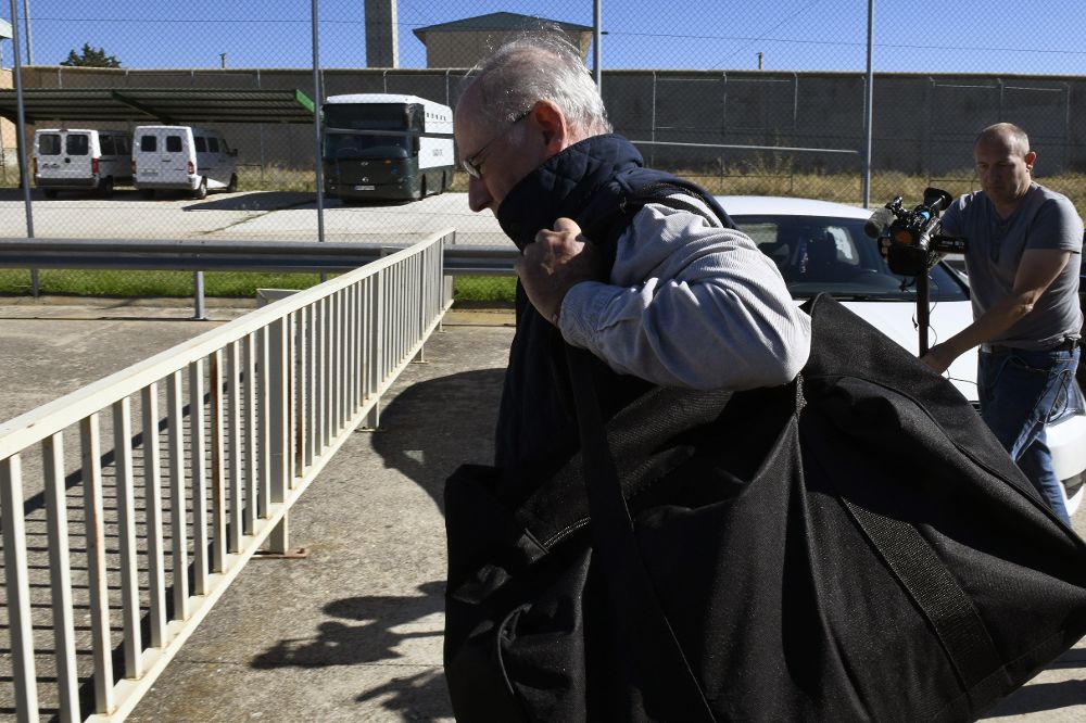 El exvicepresidente del Gobierno Rodrigo Rato a su llegada a la prisión madrileña de Soto del Real.