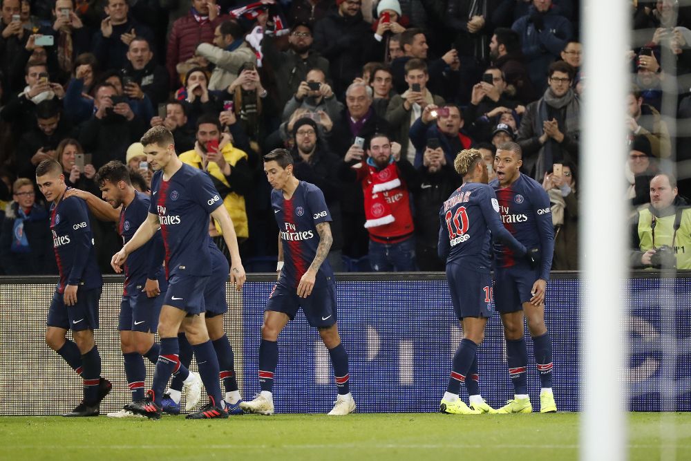 Jugadores del Paris Saint Germain celebran un gol marcado al Lille en el partido jugado el pasado día 2.