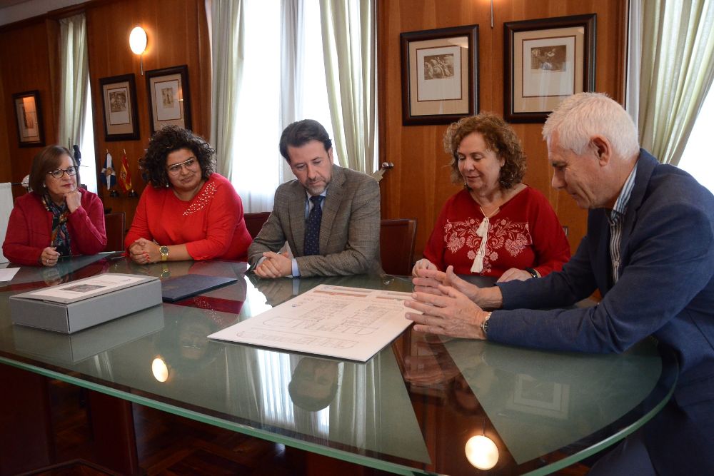 Firma del convenio entre el Cabildo y Apanate.