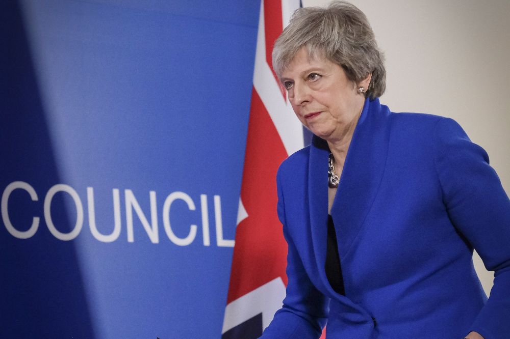La primera ministra británica, Theresa May, a su llegada a una rueda de prensa tras la cumbre de los Veintisiete.