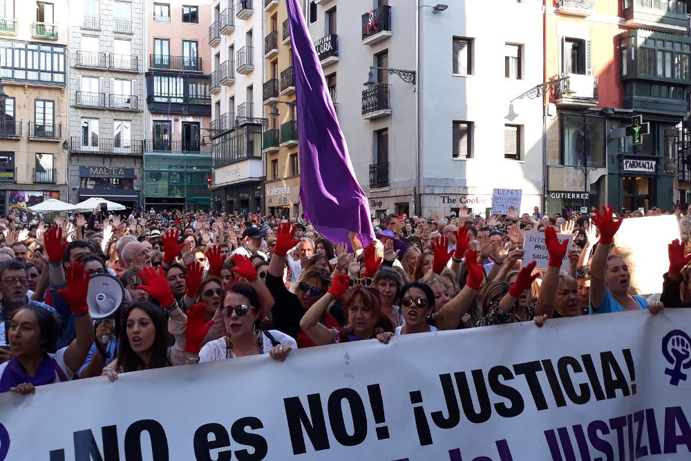 Concentración en Pamplona contra la libertad provisional de 'La Manadada' (foto de archivo).