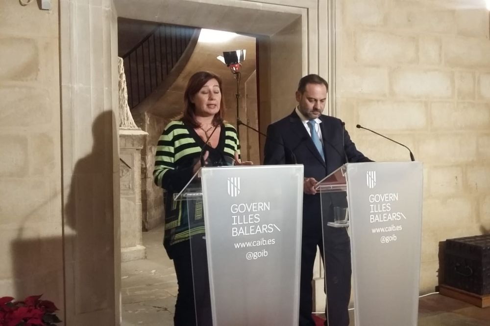 El ministro ha comparecido esta tarde junto a la presidenta de Baleares, Francina Armengol.