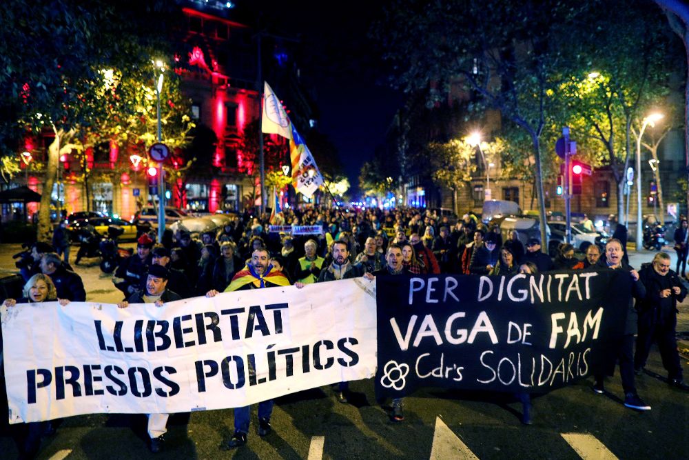 Manifestación en Barcelona de los Comités de Defensa de la República (CDR), en apoyo a los independentistas presos.