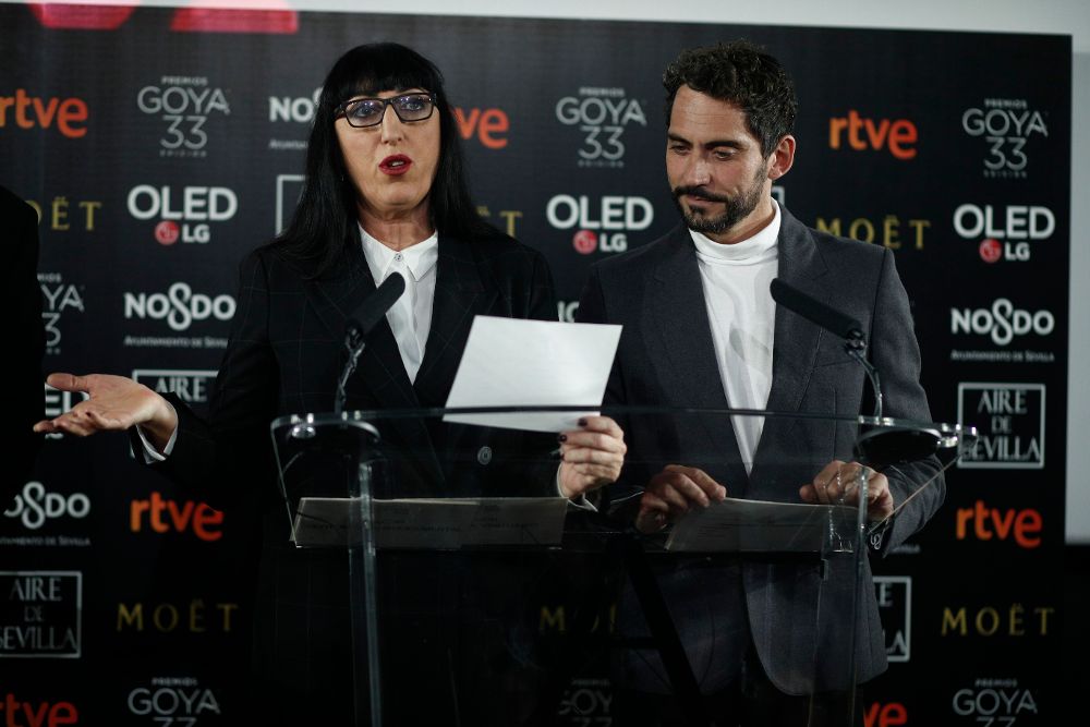 Los actores Rossy de Palma y Paco León leen los nominados a los Goya 2018.