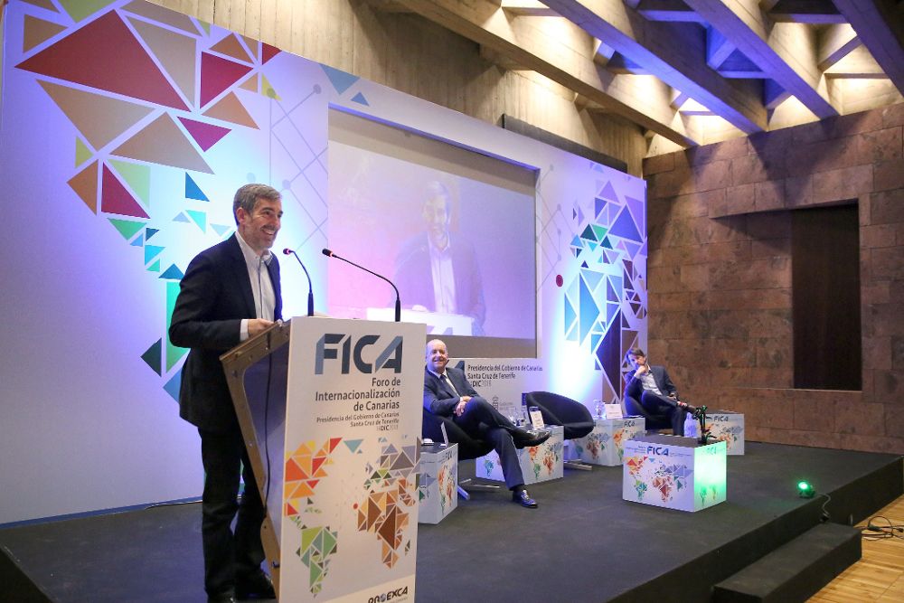 El presidente de Canarias, Fernando Clavijo (i), inauguró hoy el Foro de Internacionalización de Canarias, FICA-2018.