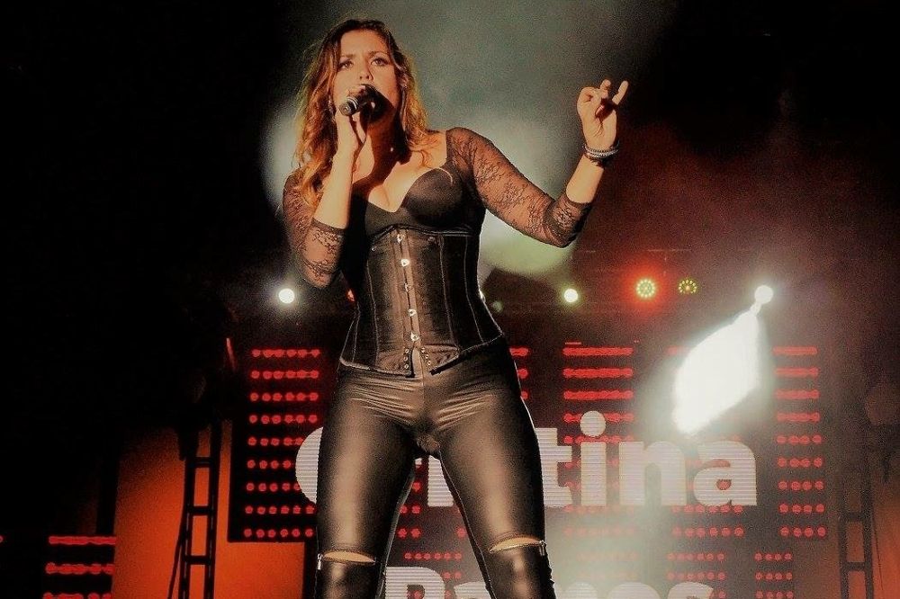 La cantante canaria Cristina Ramos durante una actuación.