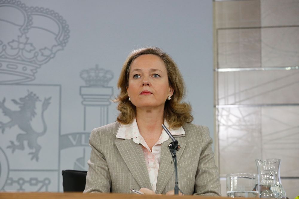 La ministra de Economía y Empresa, Nadia Calviño, en declaraciones a los medios tras la celebración del Consejo de Ministros.