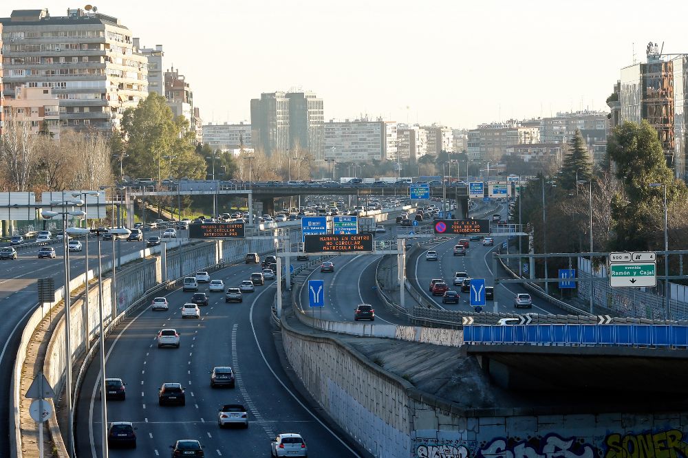 Una de las entradas y salidas por carretera de Madrid. Los controles de tráfico empiezan hoy.