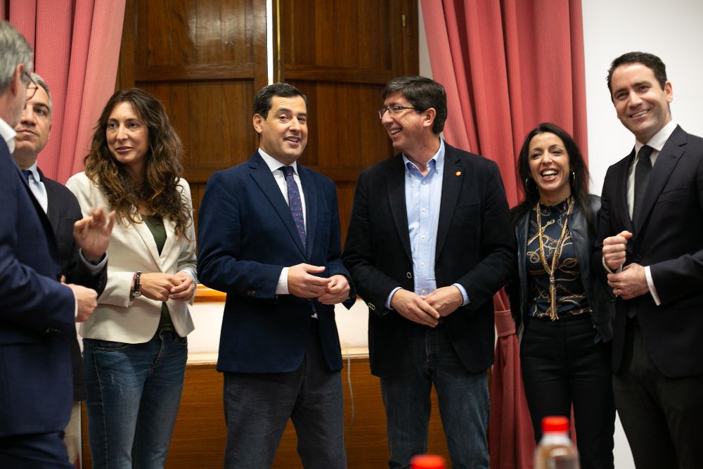 Reunión de representantes de PP-A y Ciudadanos en el marco de la negociación del gobierno para Andalucía. Juan Marín y Juanma Moreno.