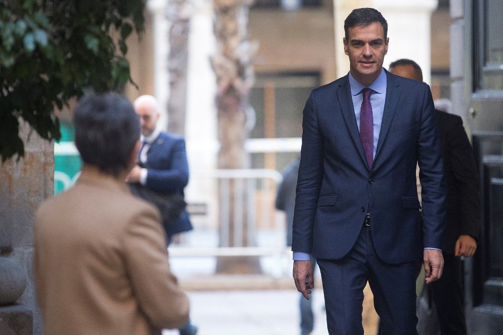 El presidente del Gobierno, Pedro Sánchez, a su llegada a la reunión del Consejo de Ministros que se celebró en Barcelona. 