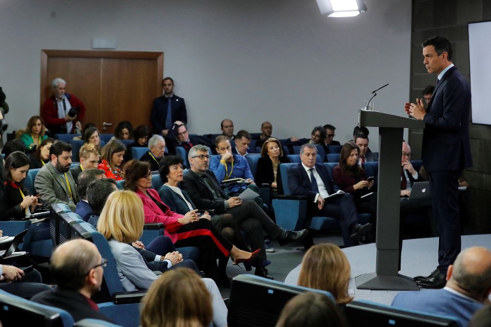 El presidente del Gobierno, Pedro Sánchez, durante su comparecencia antes los medios en el Palacio de La Moncloa tras el último Consejo de Ministros de 2018.