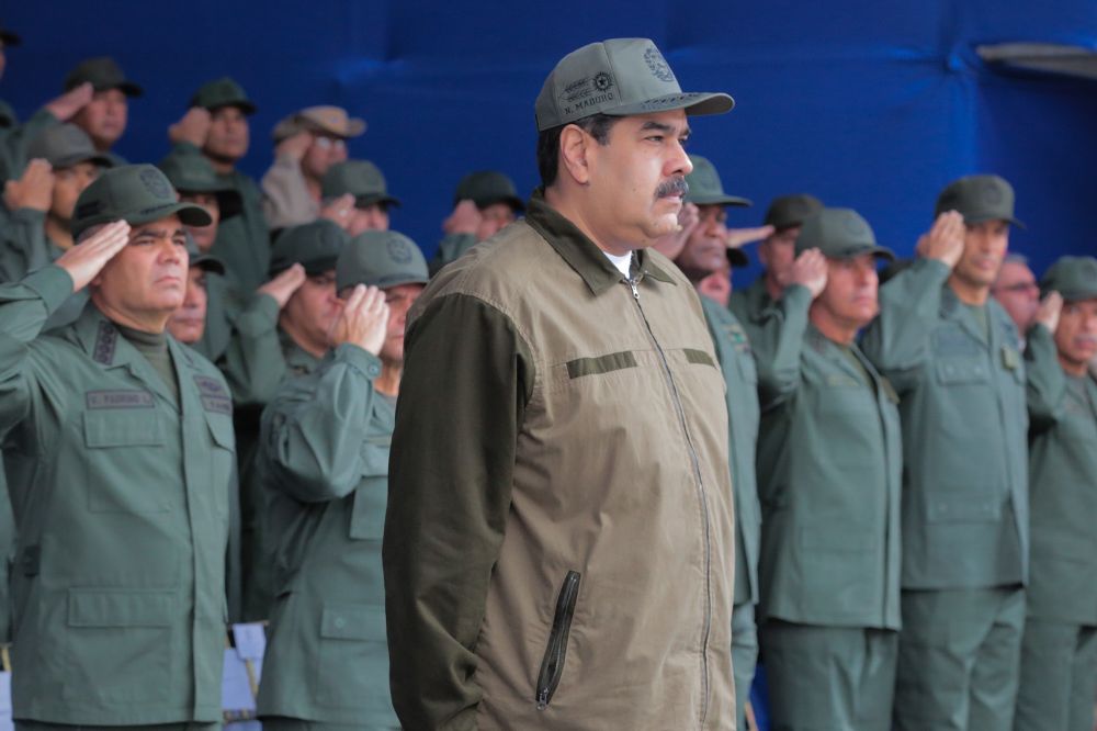 Fotografía ceda por prensa de Miraflores donde se observa al presidente de Venezuela, Nicolás Maduro, durante un acto de gobierno hoy, en Caracas (Venezuela).