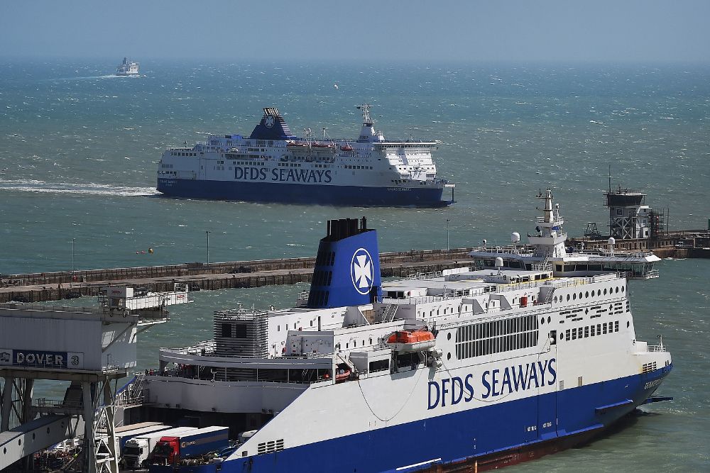 Los camiones tienen que desplazarse hasta el puerto de Dover, en la imagen, principal punto de enlace con el continente por mar.