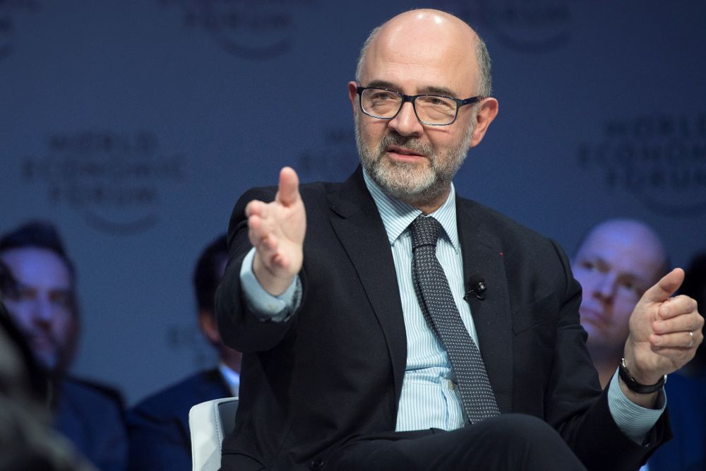 El comisario europeo de Asuntos Económicos, Pierre Moscovici, habla durante una sesión celebrada este miércoles en el 49ª Foro Económico Mundial de Davos.