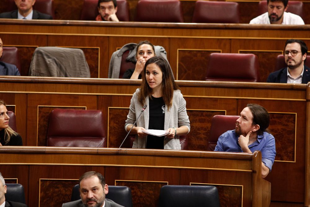 La portavoz del Grupo Unidos Podemos en el Congreso de los Diputados, Ione Belarra, interviene en un pleno.