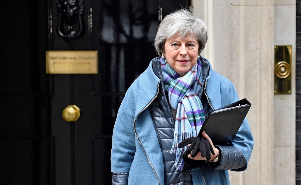 La primera ministra británica, Theresa May, abandona su residencia en el número 10 de Downing Street, en Londres.
