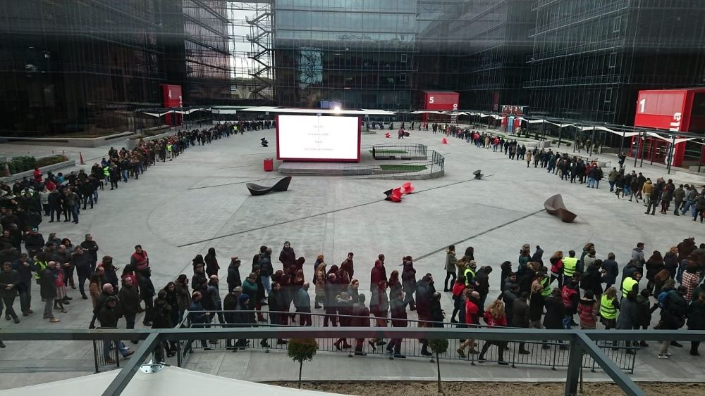 Concentración de trabajadores de Vodafone en la sede de la empresa en Madrid.