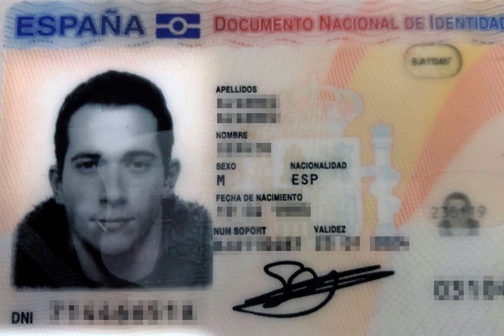 Sergio Álvarez, cuya foto del Documento Nacional de Identidad (DNI) con un palillo en la boca se ha vuelto viral en los últimos días.
