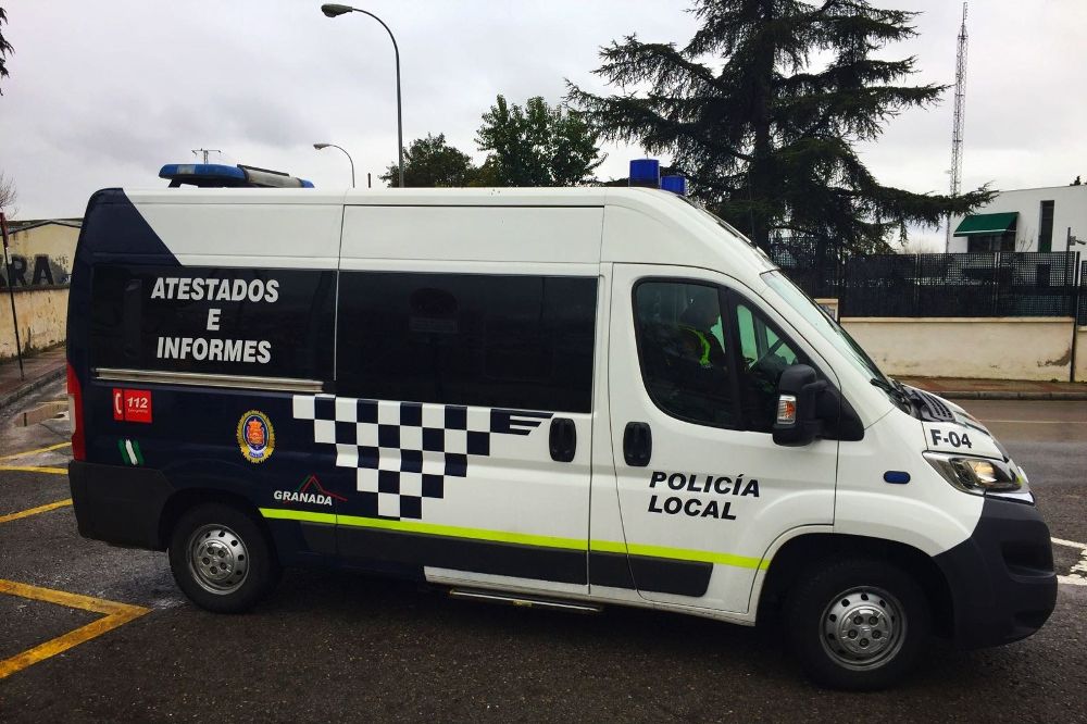 Vehículo de la Policía Local de Granada .