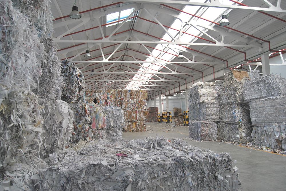 Papel reciclado en la fábrica de Valladolid de Europac.