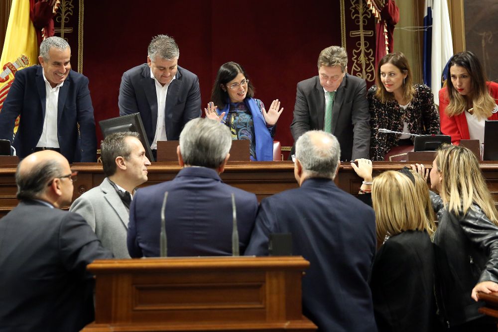 La presidenta del Parlamento de Canarias, Carolina Darias, reunida con la Mesa y Junta de Portavoces antes de comenzar, el pasado martes, el pleno de la Cámara legislativa. 