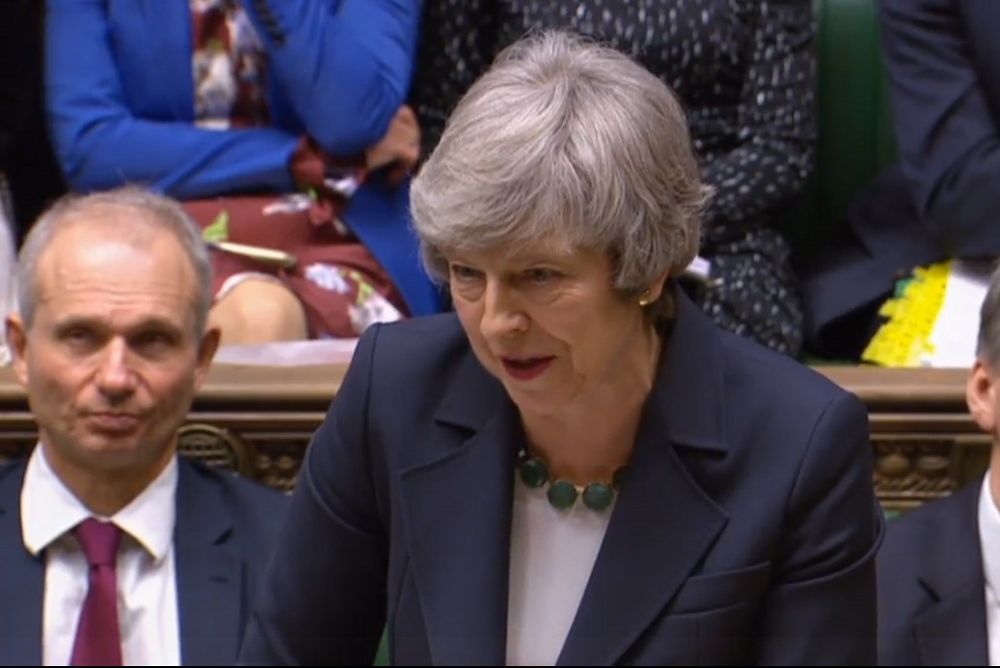 La primera ministra británica, Theresa May, responde a las preguntas de los grupos parlamentarios.