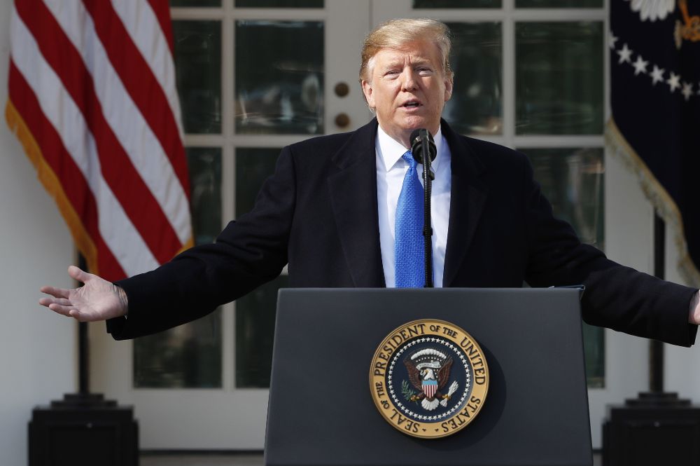 Donald Trump ofrece una rueda de prensa en el Capitolio de Washington, en la que anuncia su intención de recaudar 8.000 millones de dólares para la construcción del muro con México.