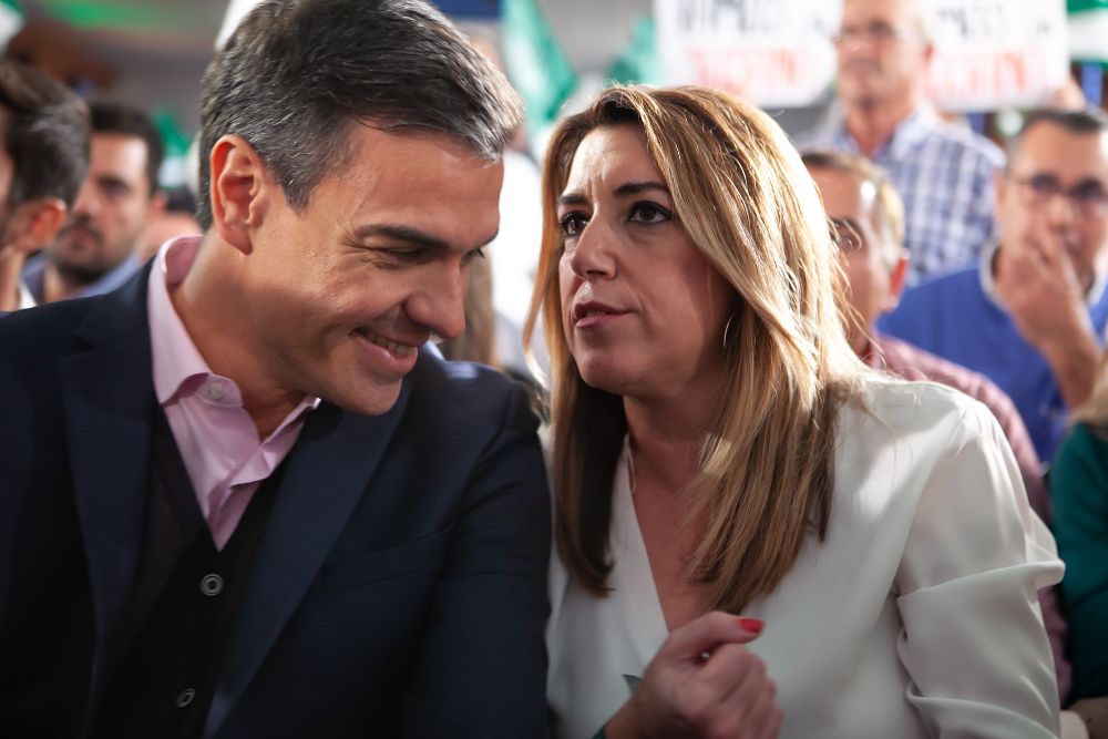 Pedro Sánchez y la expresidenta de Andalucía, Susana Díaz, en un acto de campaña de las elecciones al Parlamento andaluz.