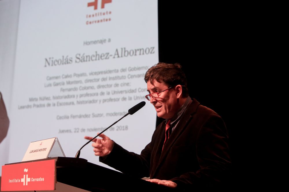 El director del instituto Cervantes, Luis García Montero, durante el homenaje al historiador Nicolás Sánchez-Albornoz. 