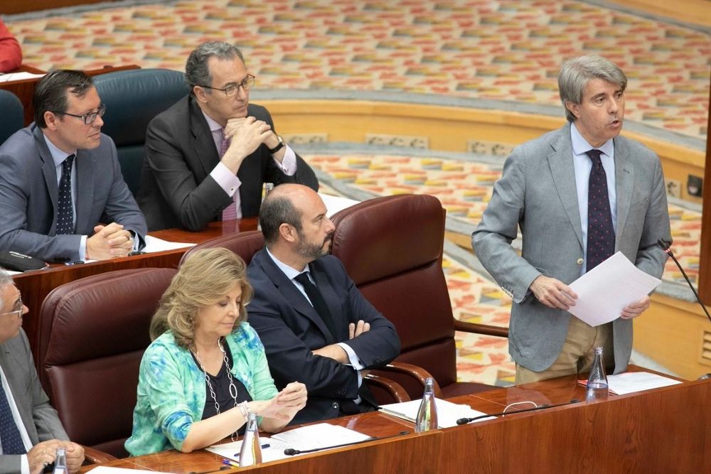 El presidente de la Comunidad de Madrid, Ángel Garrido, interviene durante un pleno de la Asamblea.