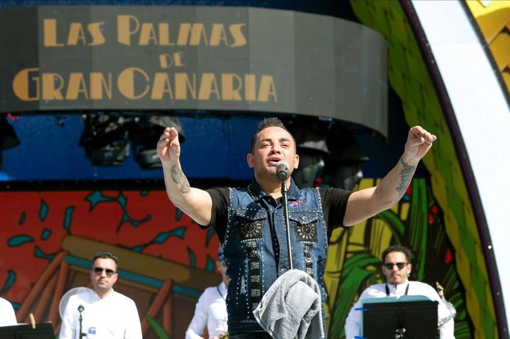 El cantante durante su frustrada actuación en el Carnaval de Las Palmas.