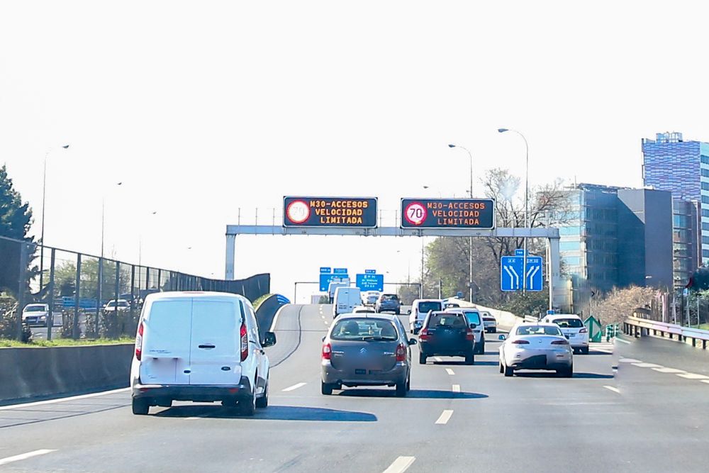 Tráfico en la M-30, la carretera de circunvalación de Madrid que aguanta más tráfico y genera más contaminación.