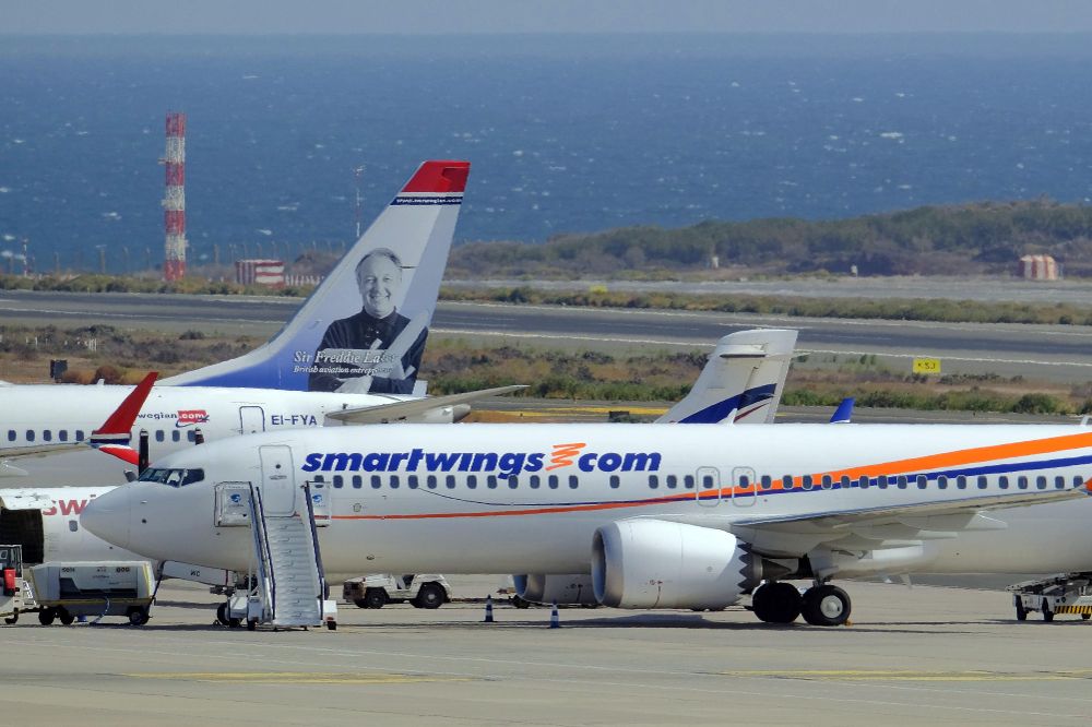 Un avión Boeing 737 Max 8 de la compañía SmartWings, permanece, este miércoles,en el aeropuerto de en Gran Canaria.