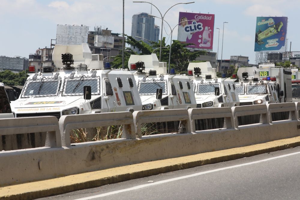 Camiones de la Guardia Nacional Bolivariana.