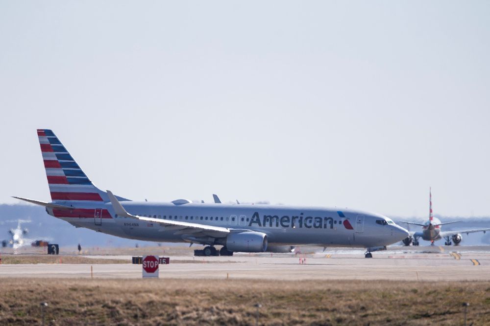 Un avión Boeing 737-800 de American Airlines en el aeropuerto nacional Ronald Reagan, en Arlington, Virginia (Estados Unidos).
