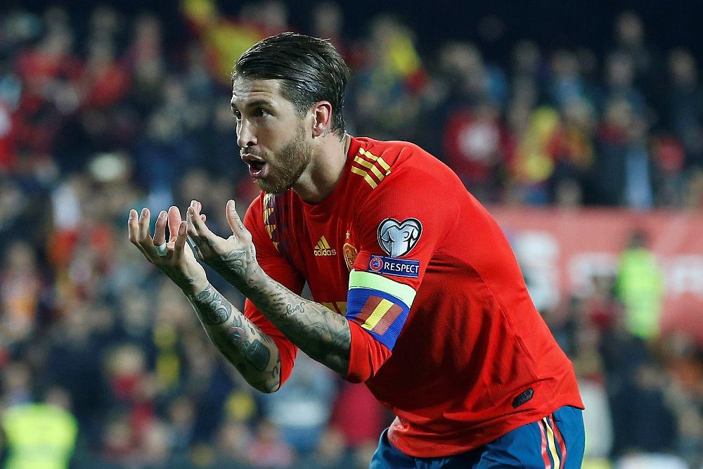 El defensa de la selección española, Sergio Ramos, celebra el segundo gol del combinado español.