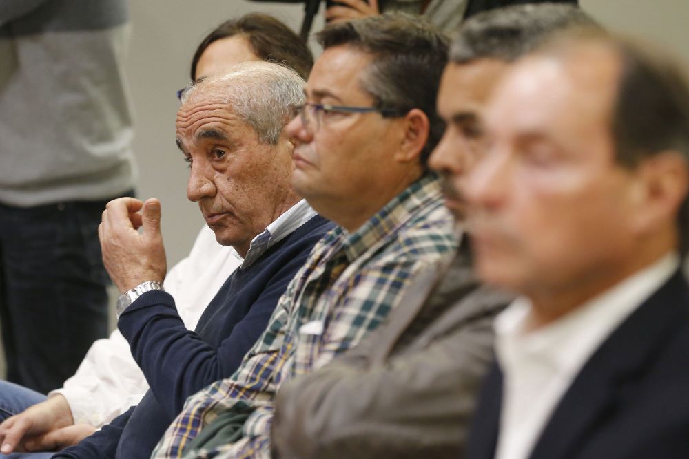 El expresidente del PIL, Dimas Martín (4d) durante la sesión del juicio celebrada ayer.