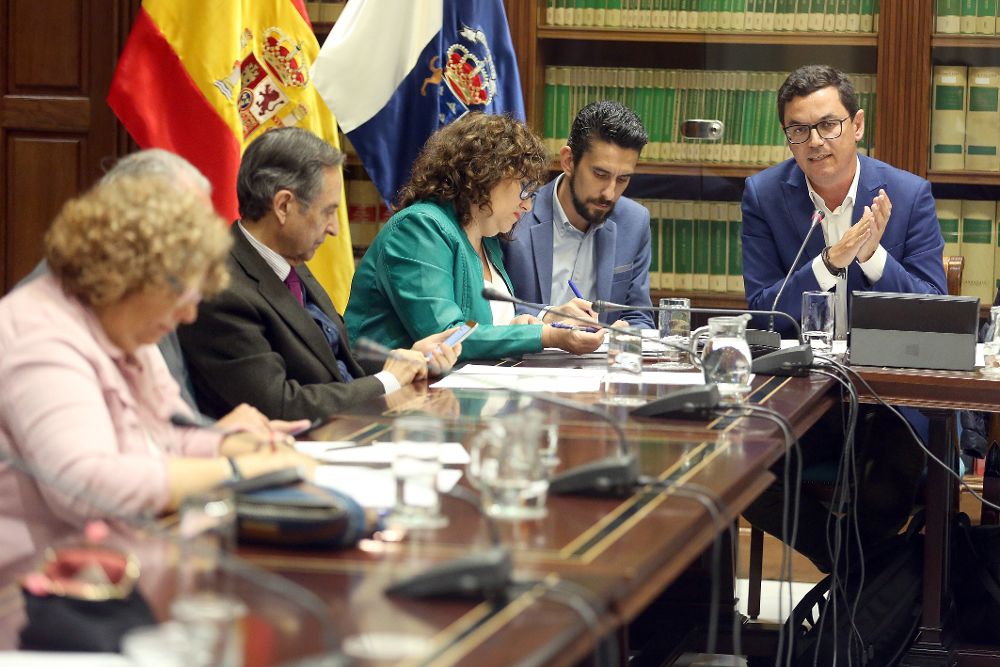 Pablo Rodríguez compareció este viernes en comisión parlamentaria para hablar de la ejecución presupuestaria en infraestructuras viarias en 2017.